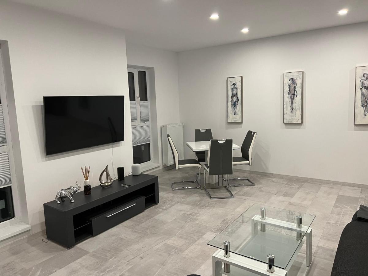 Apartment Stunning 2-room Penthouse With Lakeview W11 *