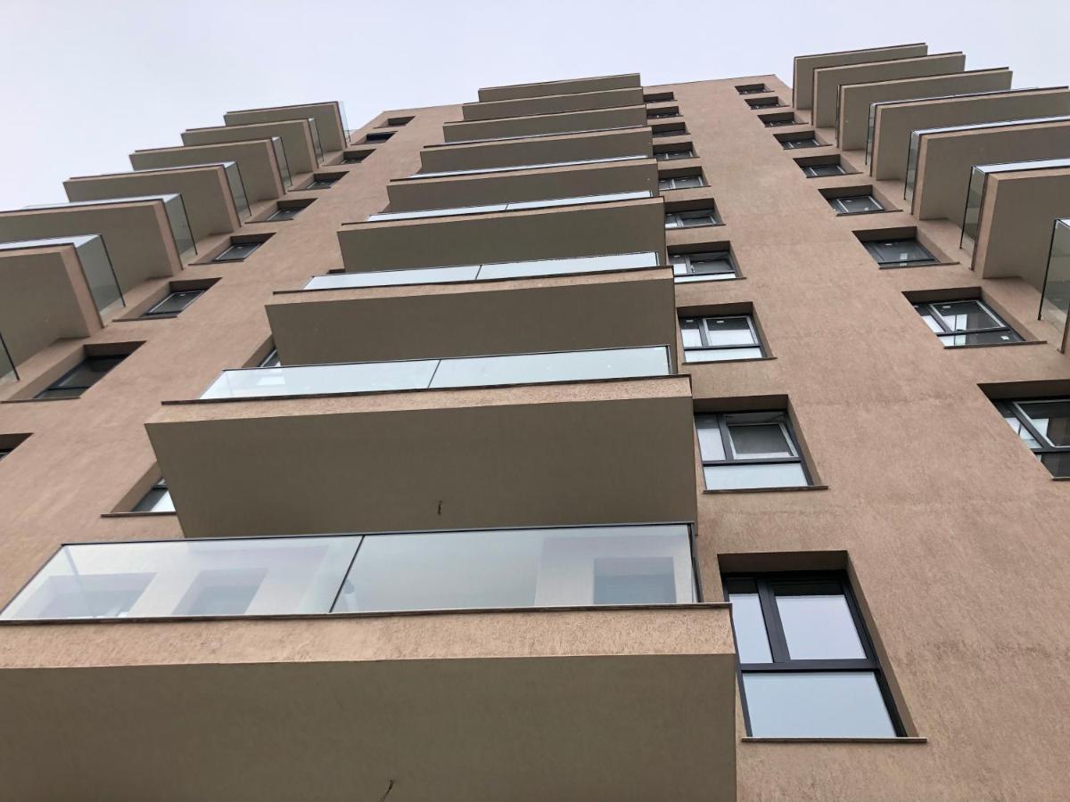 Stunning 2-room Penthouse With Lakeview W11 Apartment *