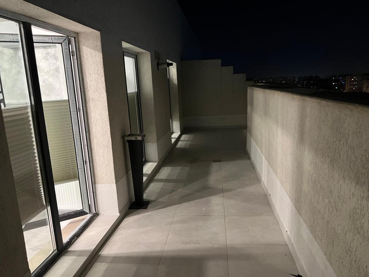 Stunning 2-room Penthouse With Lakeview W11 * Bucharest